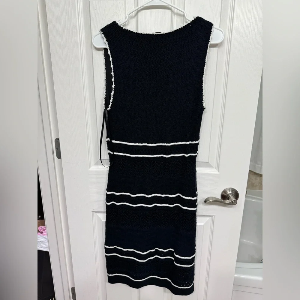 Abercrombie & Fitch Black White Crochet Style V Neck M - Picture 6 of 7
